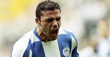 حقيقة ترحيل عمرو زكي بعد احتجازه في المطار تكشفها مصادر خاصة