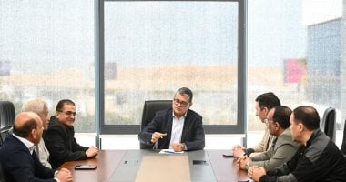 اللجنة التحكيمية تعاني الفوضى وقرارات الملعب تثير الجدل