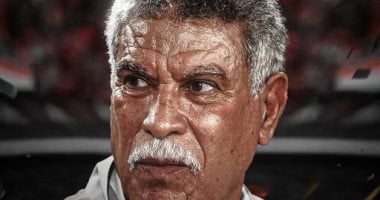 حسن شحاتة يبكي تأثرا بحب جماهير الزمالك خلال مواجهة كايزر تشيفز