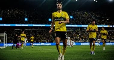 الأهلي يكشف عن موقفه من عودة وسام أبو علي وينفي إمكانية التفاوض على سعره