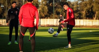زيزو يشرع في برنامج التأهيل مع الأهلي بعد عودة الفريق من الجزائر