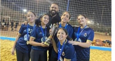 فتيات تحت 13 سنة يحققن لقب بطولة الجيزة في الكرة الطائرة الشاطئية