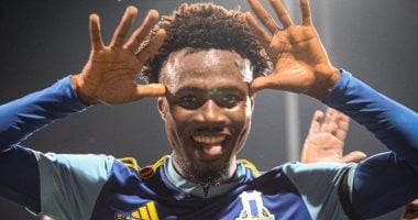 ينهي الأهلي إجراءات تسجيل اللاعب الليبيري باه ويستلم بطاقته الدولية