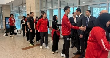 منتخب السلاح يعود إلى الوطن بعد الفوز ببطولة أفريقيا ووزير الرياضة في الاستقبال