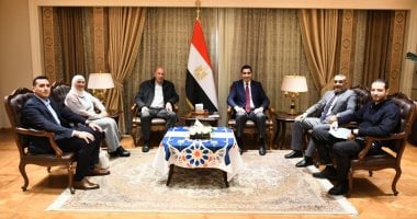 اجتماع وزير الشباب مع اتحاد الخماسي الحديث لمناقشة خطط الإعداد