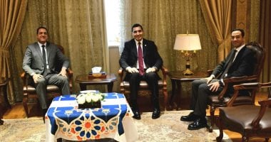 وزير الرياضة يلتقي نائب وزير التعليم ومساعد التعليم العالي في زيارة رسمية