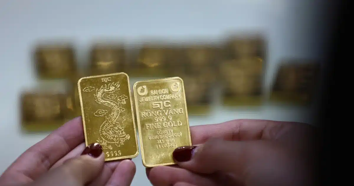أسعار الذهب وخواتم SJC ترتفع بأكثر من 3 ملايين دونغ فيتنامي دفعة واحدة وفق خبراء السوق