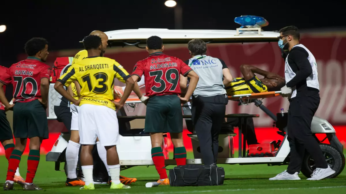 6 إصابات مروعة بالرباط الصليبي تهز أندية الدوري السعودي وآخرها نجم الاتحاد هل الدوري يواجه أزمة حادة؟