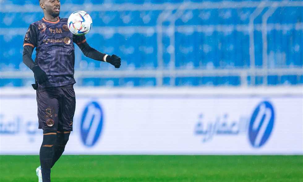 FilGoal | أخبار | تساؤلات حول مشاركة مدافع الهلال في مواجهة أهلي جدة