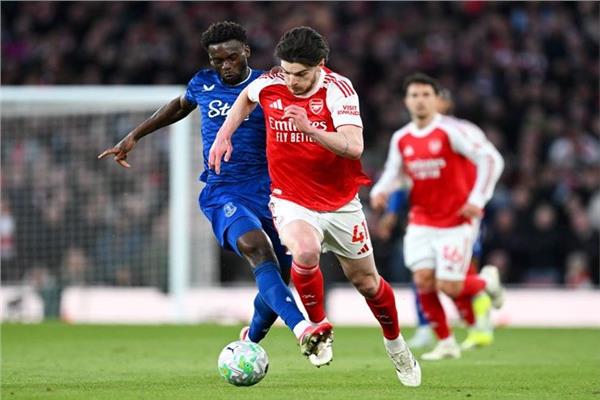آرسنال وإيفرتون ينهون الشوط الأول بالتعادل السلبي في مباراة البريميرليج