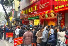 أسعار الذهب تتراجع صباح 12 مارس وسط ضغوط جني الأرباح