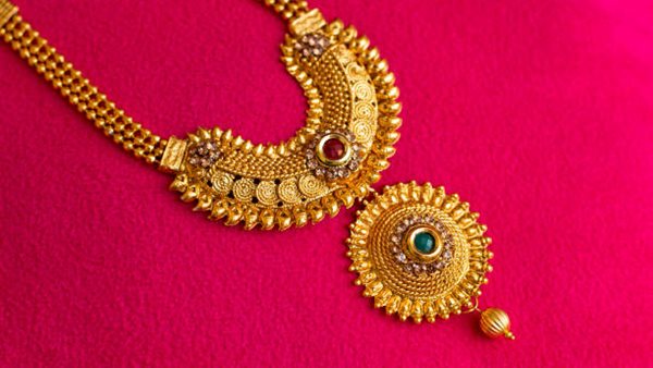 أسعار الذهب في بداية تعاملات الأحد 8 مارس 2026 وأبرز التغيرات اليومية – مشاهير