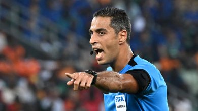 أمين عمر يتصدر المشهد في مباراة الهلال والنجمة بعد شائعات الإيقاف وطرد ورفض تنفيذ ركلتي جزاء