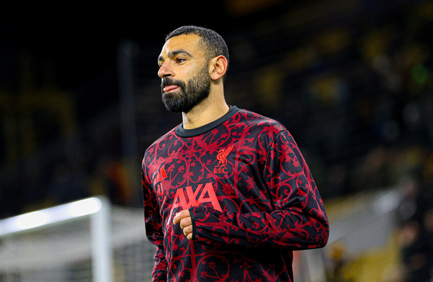 أندية كبرى تترقب ونادٍ سعودي يعلن قراره النهائي بشأن مستقبل محمد صلاح