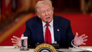 إدارة ترامب تفاجأت بارتفاع أسعار النفط وتسعى لطمأنة المخاوف وسط التقلبات السوقية