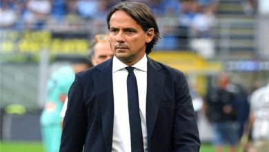 إنزاجي يعبر عن استيائه من حكم مباراة الهلال والفتح في الدوري السعودي