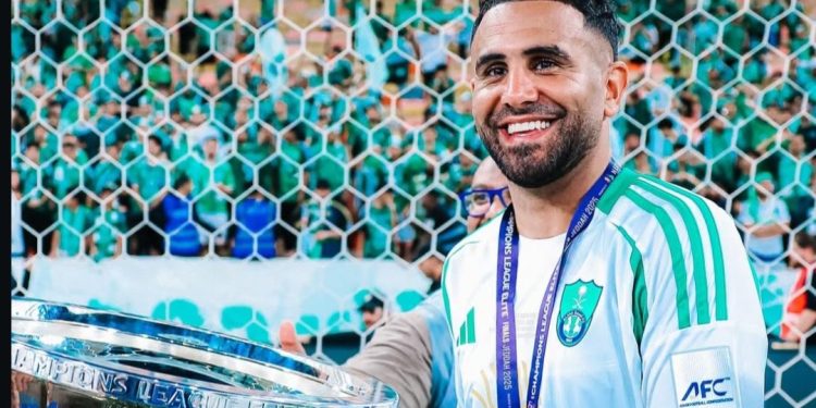 إيفان توني يمجد قائد "الخضر" ويؤكد أن اللعب إلى جانب محرز يعزز الثقة ويحول كل تمريرة إلى هدف