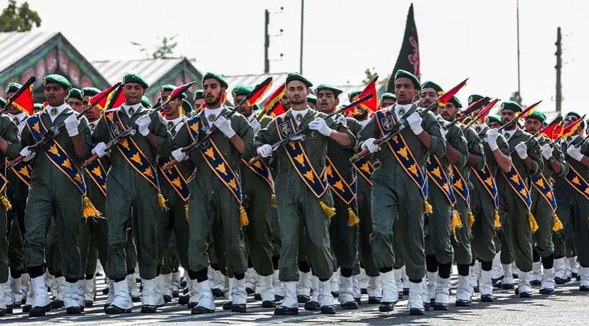 الحرس الثوري والجيش الإيراني يؤكدان ولاءهما الكامل للمرشد الأعلى الجديد – مشاهير