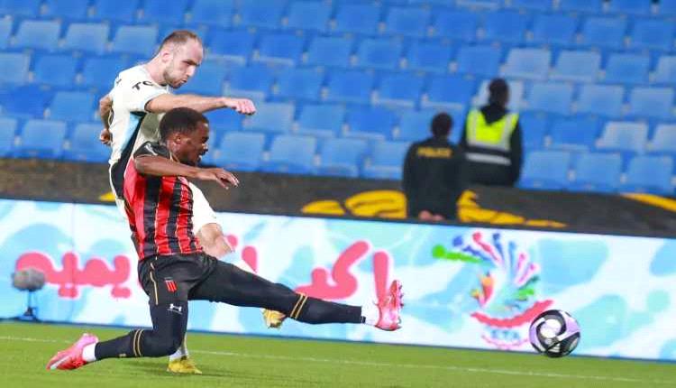 الرياض المتعثر يسحق اتحاد عدن بثلاثية في منافسات دوري روشن السعودي