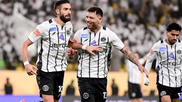 الشباب يتقدم بهدف أمام الأخدود في الشوط الأول من الدوري السعودي