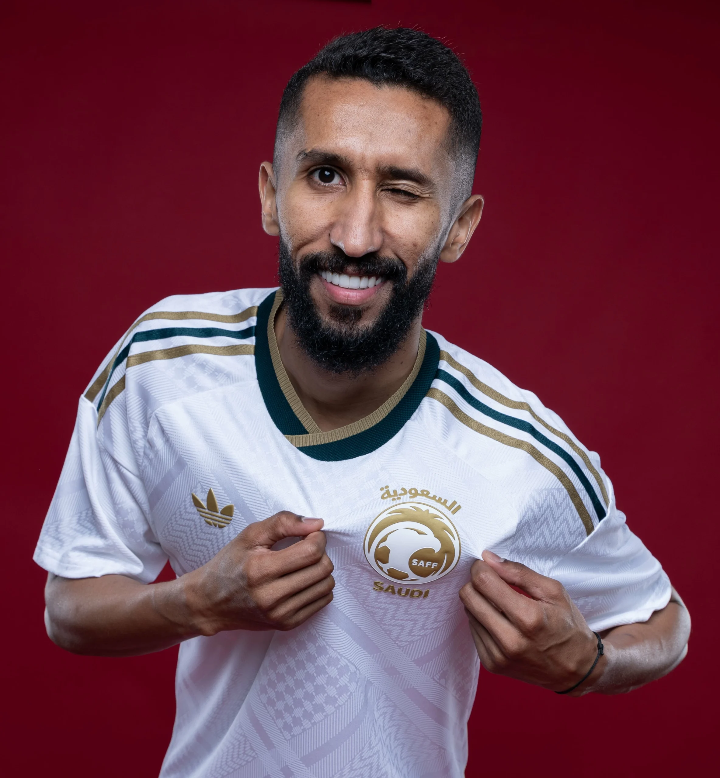 الشماغ السعودي يضفي هوية وطنية على قميص الأخضر في مونديال قطر 2022 - أخبار السعودية