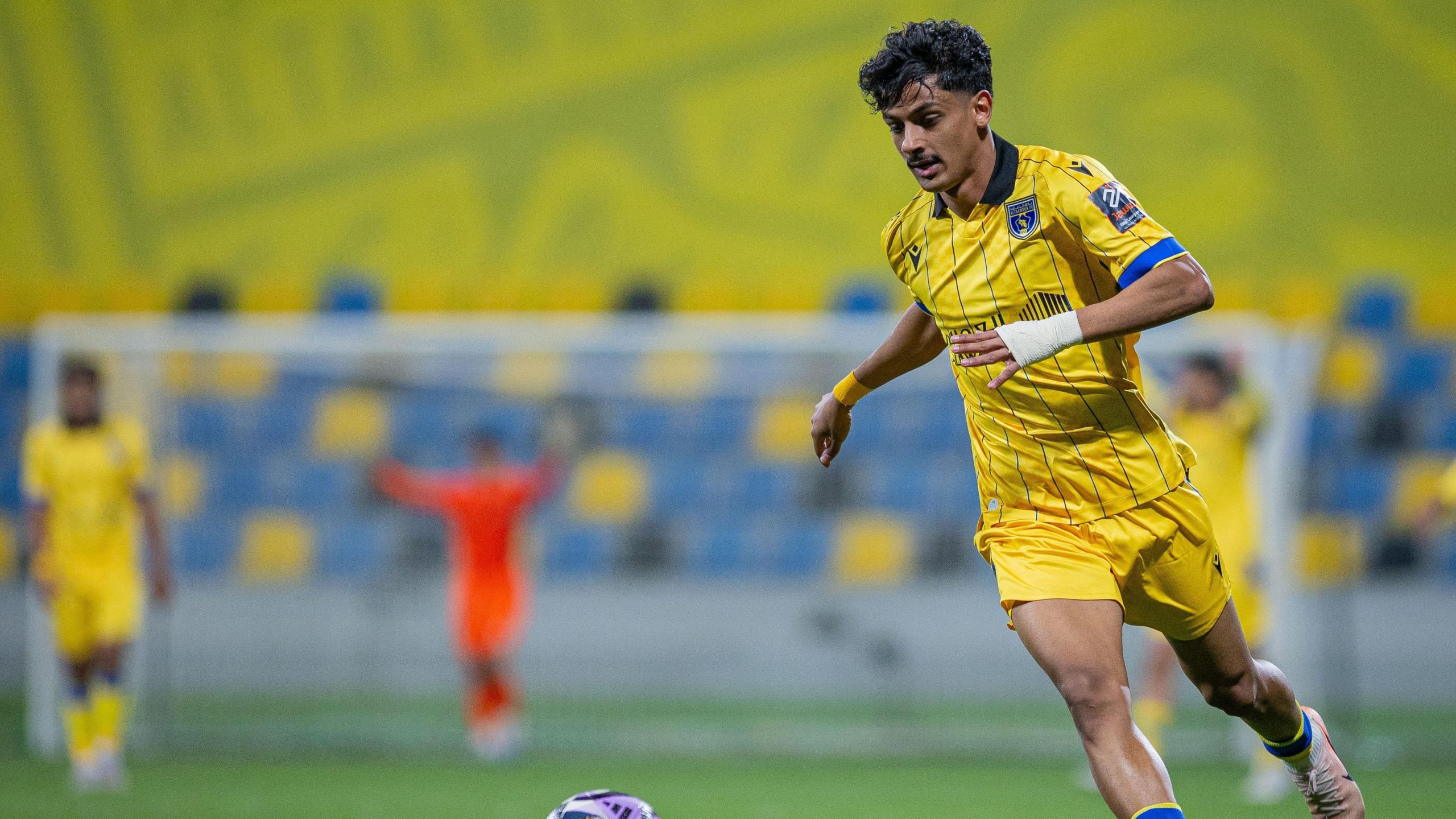 العريني يبهر جماهير الاتفاق ويعتلي عرش عمالقة دوري جوي للنخبة