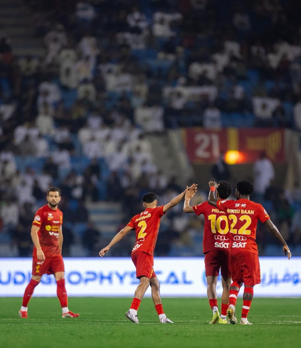 القادسية يحقق انتصاراً قوياً على الأهلي بثلاثية ويقلب النتائج بالكامل