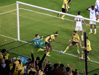 النصر يبرز بتسديداته البعيدة ويحقق رقمًا تهديفيًا مميزًا قبل مواجهة الخليج