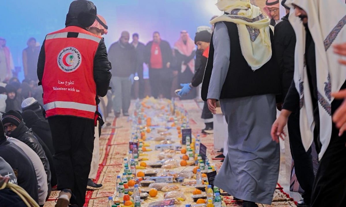 الهلال الأحمر بالباحة ينظم إفطار الوفاء تخليداً لشهداء الصحة برعاية أمير المنطقة