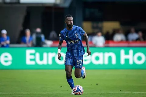 الهلال السعودي يعلن إصابة تمبكتي قبل المواجهة المرتقبة مع أهلي جدة