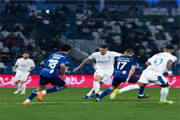 الهلال يتخطى الفتح بفوز صعب ويصعد إلى وصافة الدوري السعودي