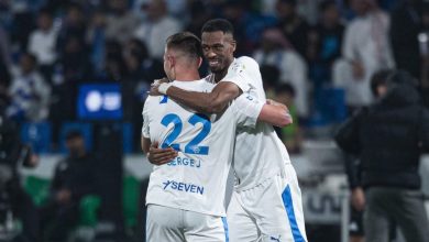 الهلال يتخطى الفتح ويخطف وصافة الدوري السعودي من الأهلي