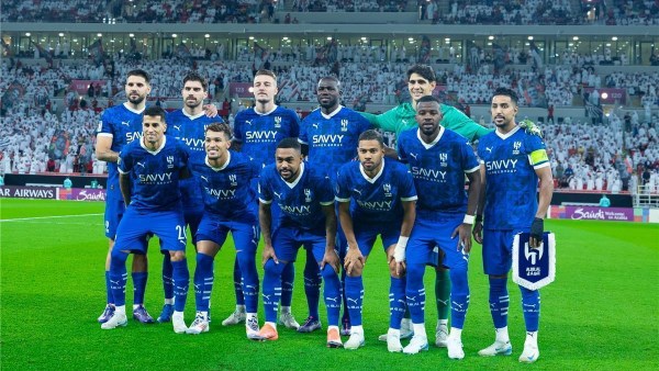 الهلال يتغلب على الفتح بصعوبة في الدوري السعودي ويلاحق النصر على قمة الترتيب