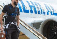 الهلال يصل جدة استعدادًا لمواجهة الأهلي في مباراة حاسمة