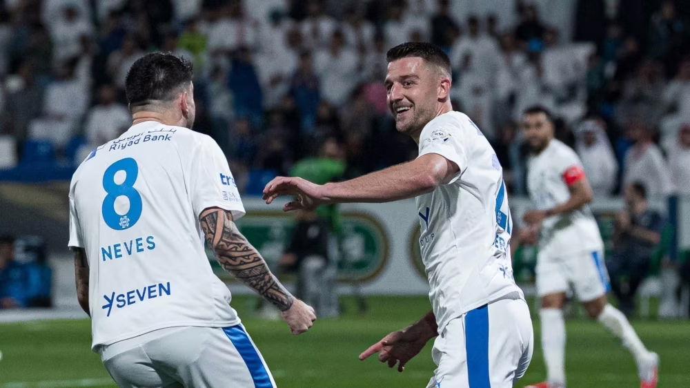 الهلال يواصل مطاردة صدارة دوري روشن بعد فوز مثير على الفتح