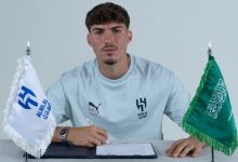 الهلال يوضح حقيقة رحلة أكتشيشيك إلى باريس