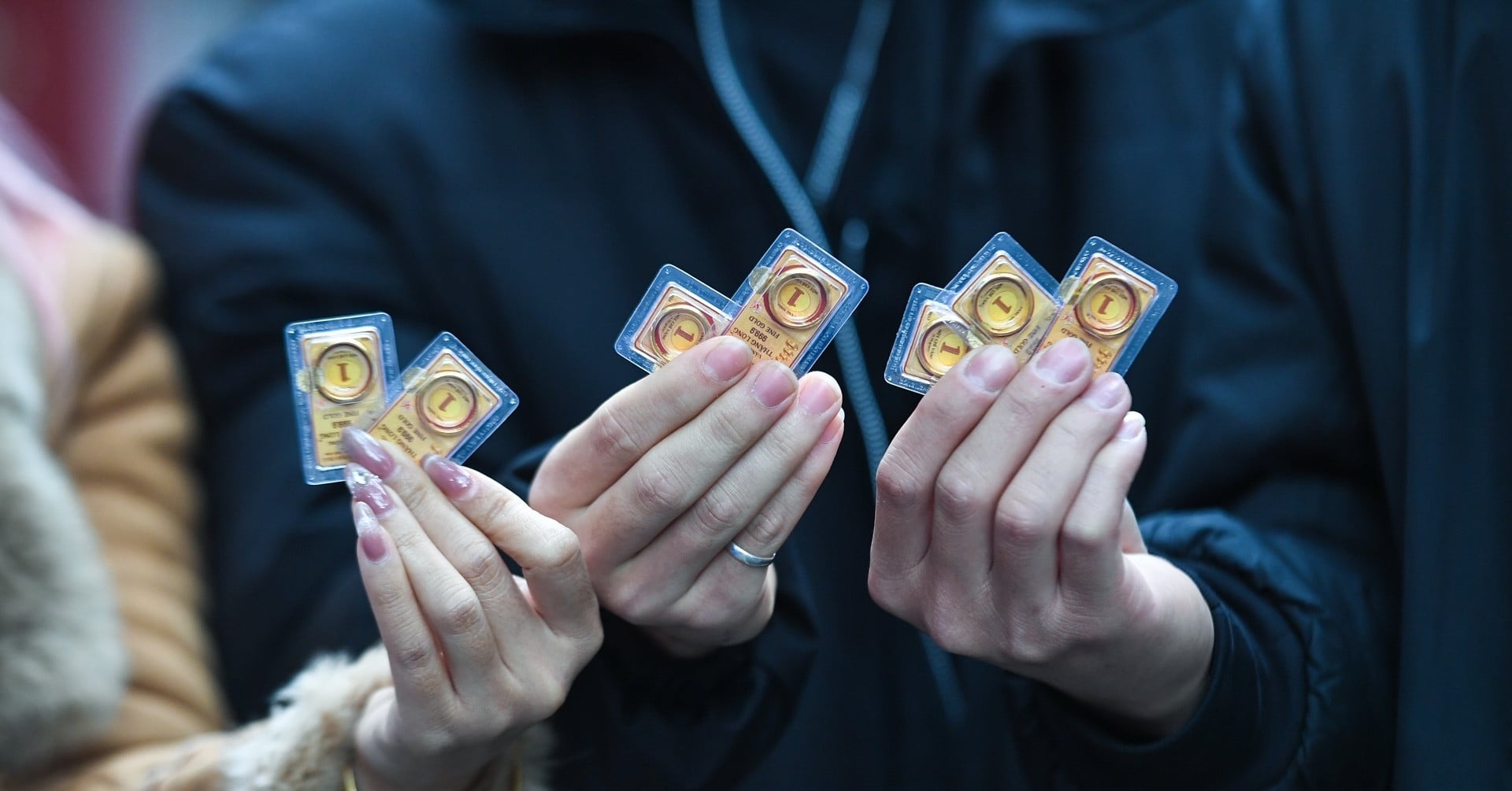 انخفاض حاد في أسعار الذهب اليوم 16 مارس 2026 وسعر ذهب SJC يصل إلى 182.6 مليون دونغ فيتنامي لكل تايل