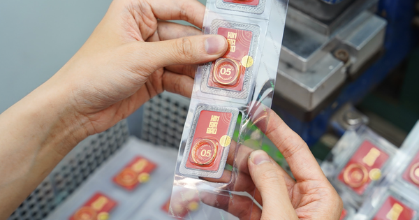 انخفاض سعر الذهب في فيتنام إلى أقل من 180 مليون دونغ لكل تايل صباح 14 مارس – مشاهير انخفاض سعر الذهب في فيتنام إلى أقل من 180 مليون دونغ لكل تايل صباح 14 مارس – مشاهير