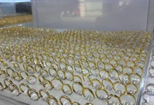 انخفاض سعر كل سبيكة ذهبية بمقدار 2.2 مليون دونغ فيتنامي خلال عطلة نهاية الأسبوع