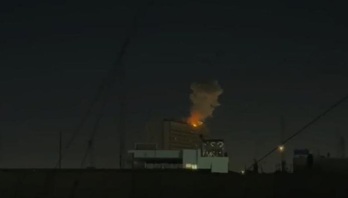 انفجار يهز المنطقة الخضراء في بغداد واندلاع حريق كبير في فندق الرشيد – مشاهير انفجار يهز المنطقة الخضراء في بغداد واندلاع حريق كبير في فندق الرشيد – مشاهير