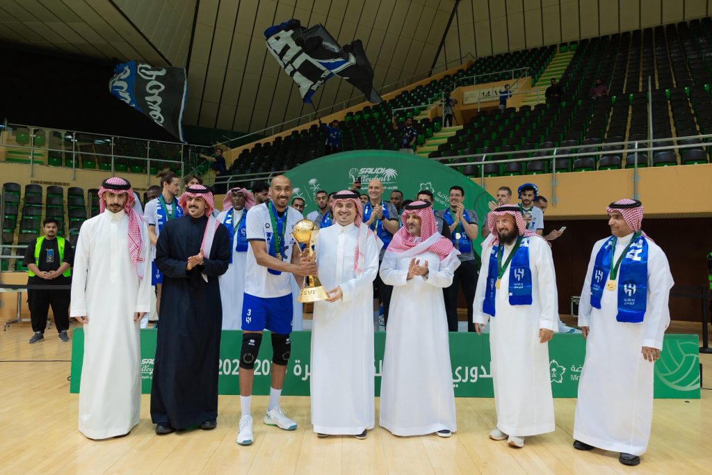 بن جلوي يتوج الهلال بطلاً لدوري الكرة الطائرة الممتاز