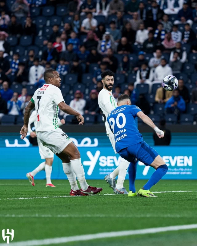 بنزيما يتصدر المشهد في الهلال برصيد 62 هدفاً و19 تمريرة حاسمة