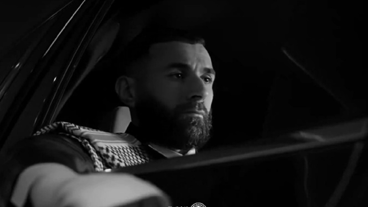 بنزيما يكشف سر انتقاله من جدة إلى الرياض ويروي تجربته مع الاتحاد والهلال ورأيه في العاصمة السعودية