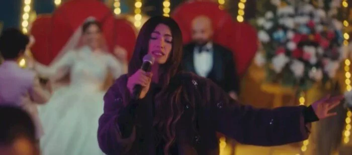 تارا عماد تشعل حفل زفاف شقيقة عمرو سعد وتثير تفاعلاً واسعاً في حدث لا يُنسى – مشاهير