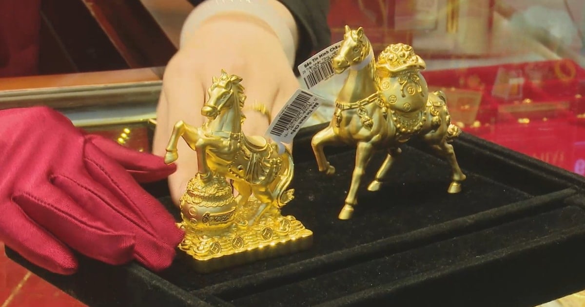 تحديث أسعار الذهب في سانت جوزيف عيار 9999 والخواتم إلى جانب السعر العالمي