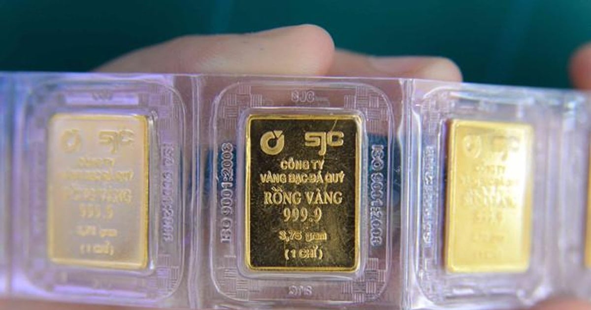 تراجع أسعار الذهب في مطلع الأسبوع مع هبوط سعر أونصة الذهب في شركة SJC بمقدار 2.5 مليون دونغ فيتنامي – مشاهير