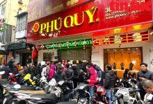 تراجع حاد في أسعار الذهب صباح 21 مارس إلى أدنى مستوياتها خلال ثلاثة أسابيع