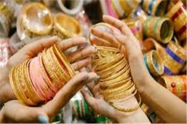 تراجع سعر الذهب عالميًا 10 دولارات وترقب حذر لقرار الفيدرالي