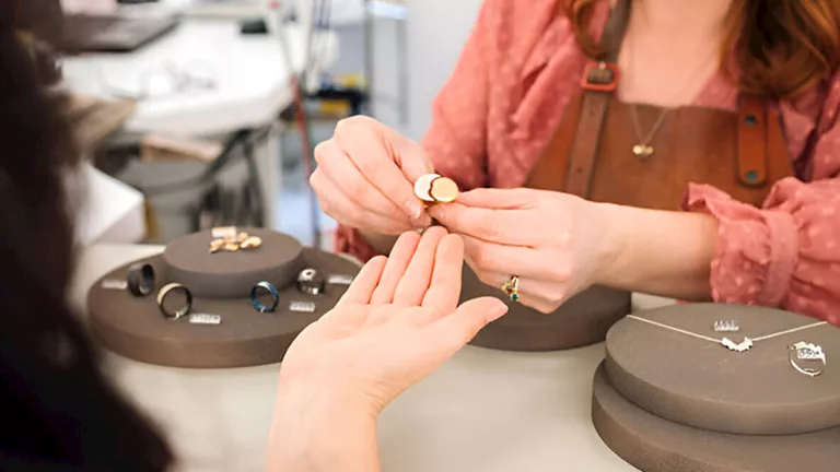 تطور أسعار الذهب خلال أسبوع وأبرز تحركات السوق الأخيرة