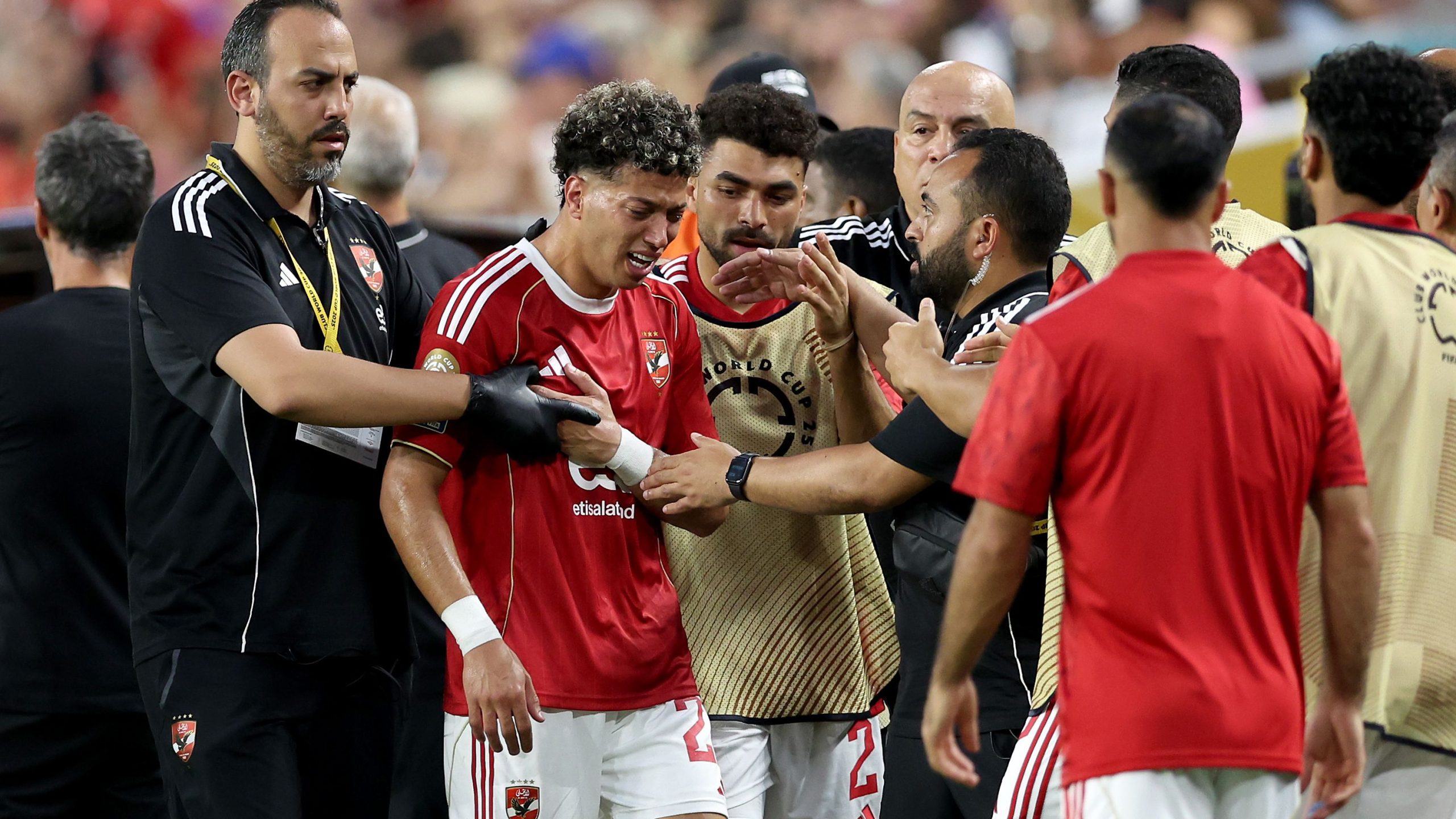 تطورات قد تُربك القادسية بشأن انتقال نجم الأهلي المصري إلى دوري روشن السعودي